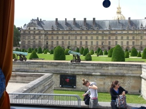 Les Invalides Exterior. The shrubs are shaped like a bullet