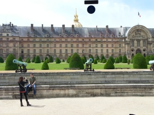 Les Invalides Exterior. The shrubs are shaped like a bullet